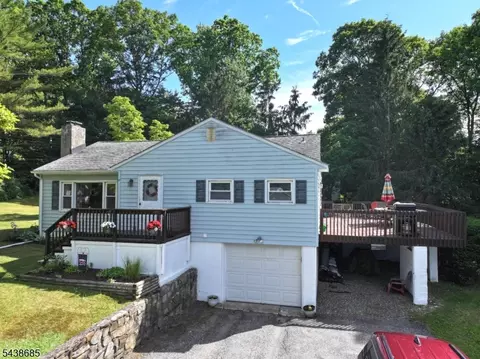 29 Fox Trl, Stockholm, NJ 07460