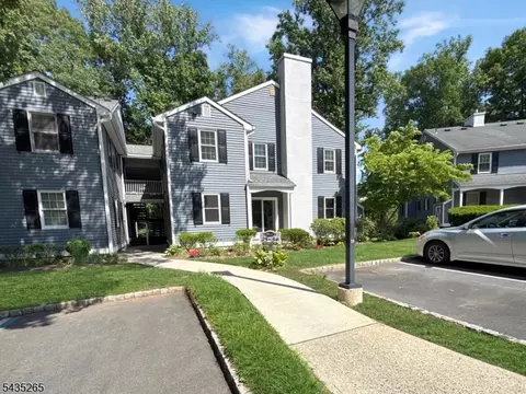 30 Countryside Dr, Basking Ridge, NJ 07920