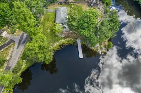 257 Hudson Ave, Hopatcong, NJ 07843
