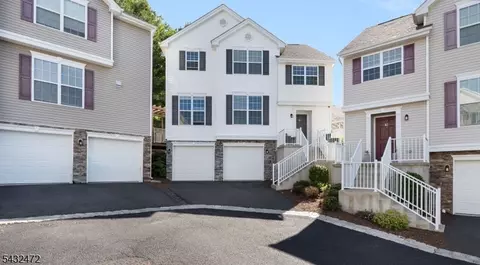 85 Sowers Dr, Hackettstown, NJ 07840