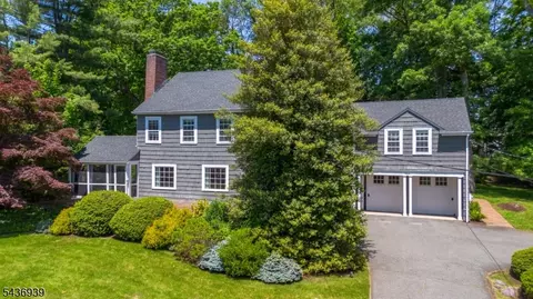 11 Yorke Rd, Mountain Lakes, NJ 07046