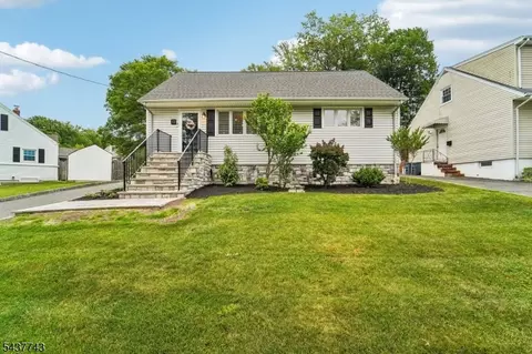 13 Crane Ter, Verona, NJ 07044