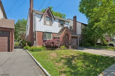26 Ferncliff Rd, Bloomfield, NJ 07003