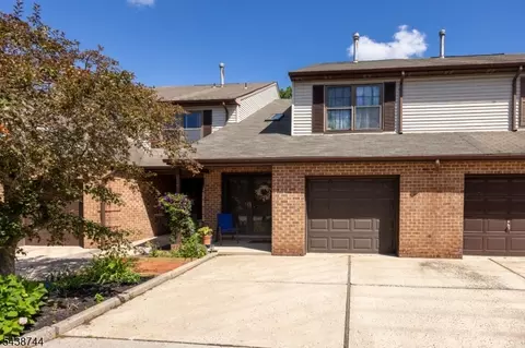13 Betty Ct, Lebanon, NJ 08833