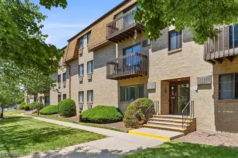 2 Honiss St #2A, Belleville, NJ 07109