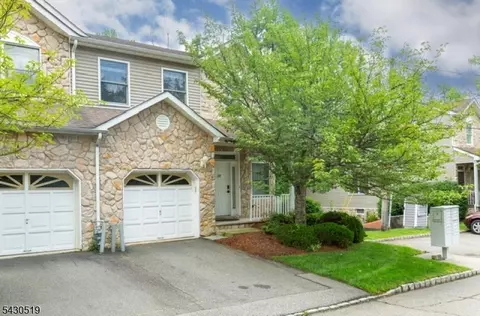643 Old Dover Rd, Morris Plains, NJ 07950