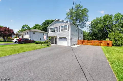 24 Amendola Dr, Netcong, NJ 07857
