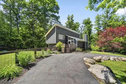 7 Trout Brook Rd, Stanhope, NJ 07874