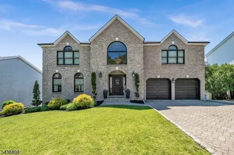 22 Fox Boro Rd, Wayne, NJ 07470