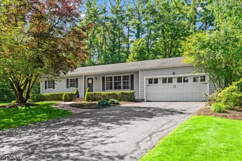 50 Elizabeth St, Basking Ridge, NJ 07920