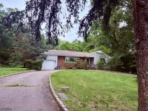 71 Glasgow Ter, Mahwah, NJ 07430