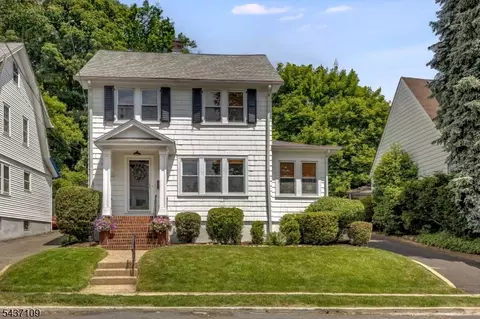 9 Amherst Ct, Maplewood, NJ 07040