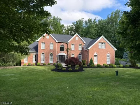 12 Wyckoff Rd, Hampton, NJ 08827