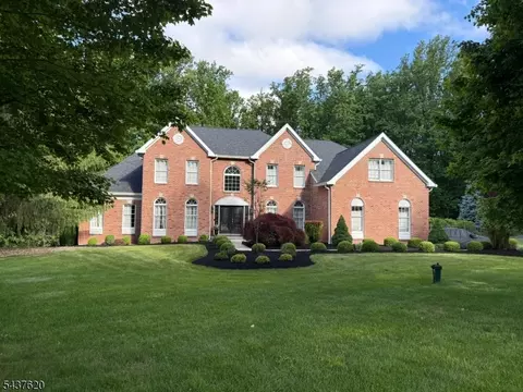 12 Wyckoff Rd, Hampton, NJ 08827
