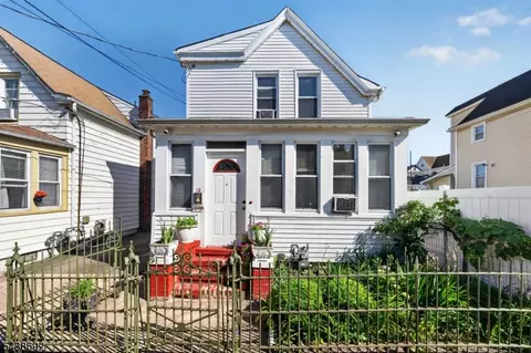 13 Sherman Pl, Clifton, NJ 07011