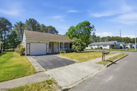 112 Pulaski Blvd, Toms River, NJ 08757