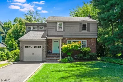 40 Collinwood Rd, Maplewood, NJ 07040
