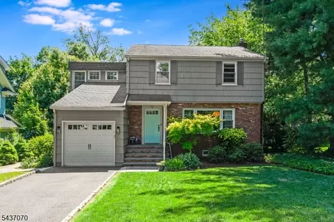 40 Collinwood Rd, Maplewood, NJ 07040