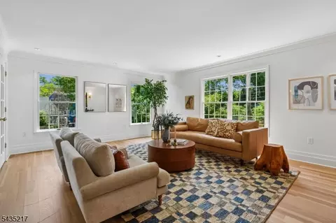 658 Ridgewood Rd #1, Maplewood, NJ 07040
