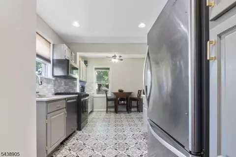 Entry Way - 330 Simons Ave, Hackensack, NJ 07601 photo 5 of 10
