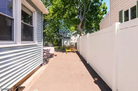 Exterior - 330 Simons Ave, Hackensack, NJ 07601 photo 7 of 8