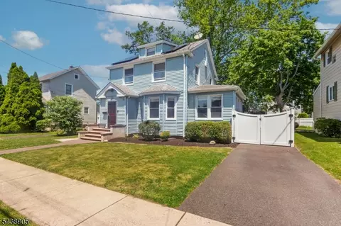 Exterior - 330 Simons Ave, Hackensack, NJ 07601 photo 4 of 8