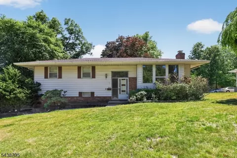 228 Shaw Pl, Park Ridge, NJ 07656