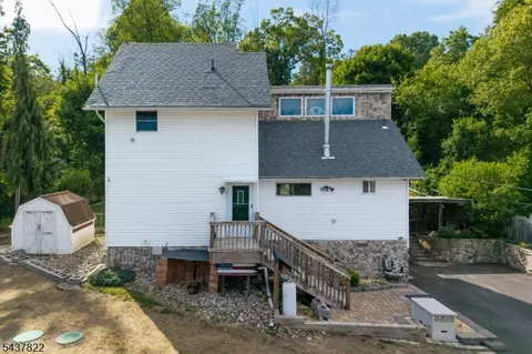 51 Zinnia Dr, Glenwood, NJ 07418