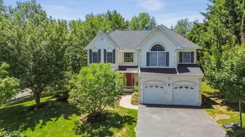 59 Ramapo Dr, Basking Ridge, NJ 07920