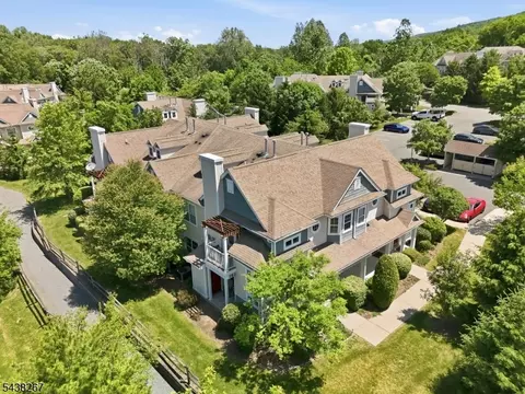 156 Old Farm Dr, Great Meadows, NJ 07838