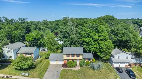 4 Hover Dr, Mount Arlington, NJ 07856 photo 2