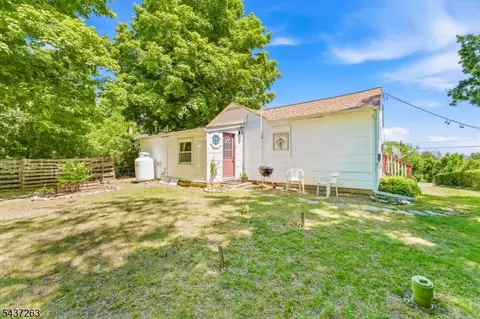 Exterior - 54 Summit Dr, Wantage, NJ 07461 photo 3 of 3