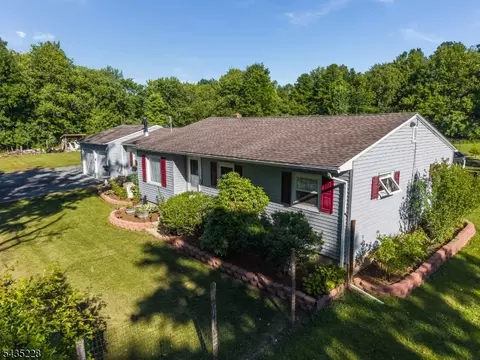 452 Barbertown Point Breeze, Flemington, NJ 08822