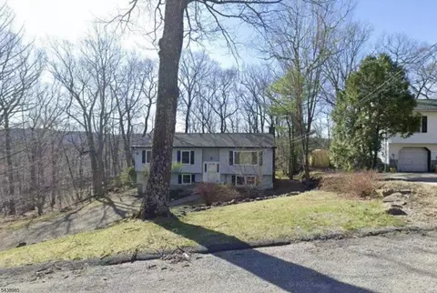 5 Grey Trl, Vernon, NJ 07462