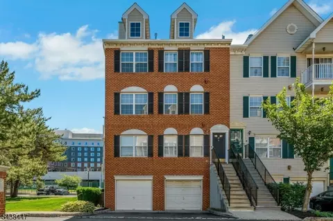 72 Marrow St, Newark, NJ 07103