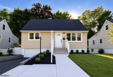 127 Glenwild Ave, Bloomingdale, NJ 07403