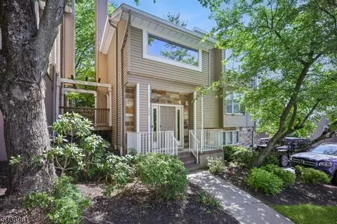 182 Clarken Dr, West Orange, NJ 07052