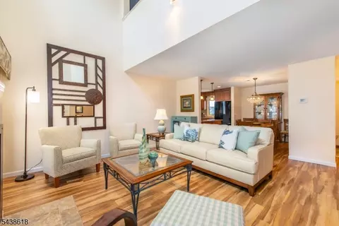 902 River Renaissance, East Rutherford, NJ 07073