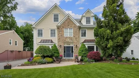 734 Woodland Ave, Westfield, NJ 07090