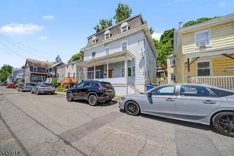53 Brainard St, Phillipsburg, NJ 08865