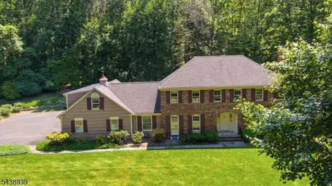 2 Tall Pines Rd, Morristown, NJ 07960