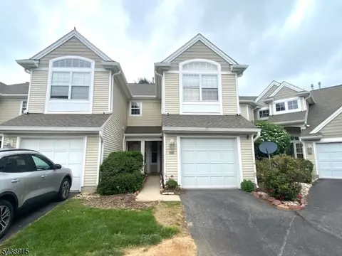 274 Bald Eagle Dr, Stewartsville, NJ 08886