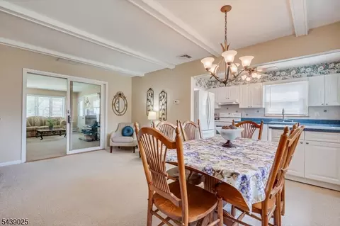 30 Walnut St, Edison, NJ 08817 photo 7