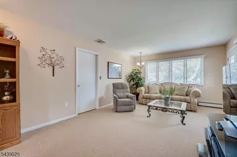 30 Walnut St, Edison, NJ 08817 photo 11