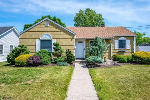 30 Walnut St, Edison, NJ 08817 photo 1
