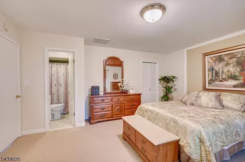 30 Walnut St, Edison, NJ 08817 photo 25
