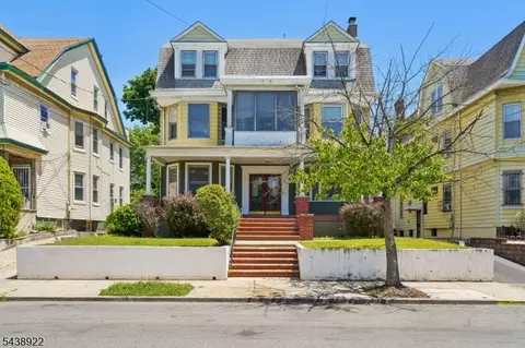 20 22 Leo Pl, Newark, NJ 07108