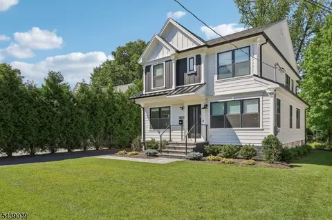 676 Ridgewood Rd, Oradell, NJ 07649