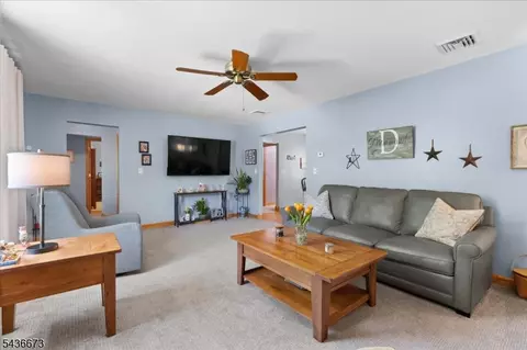Living - 62 New St, Hampton, NJ 08827 photo 2 of 2