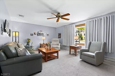 Living - 62 New St, Hampton, NJ 08827 photo 1 of 2